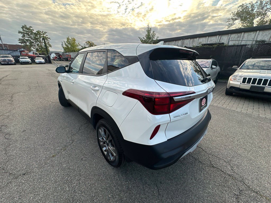 Used 2023 White Kia LX image 4