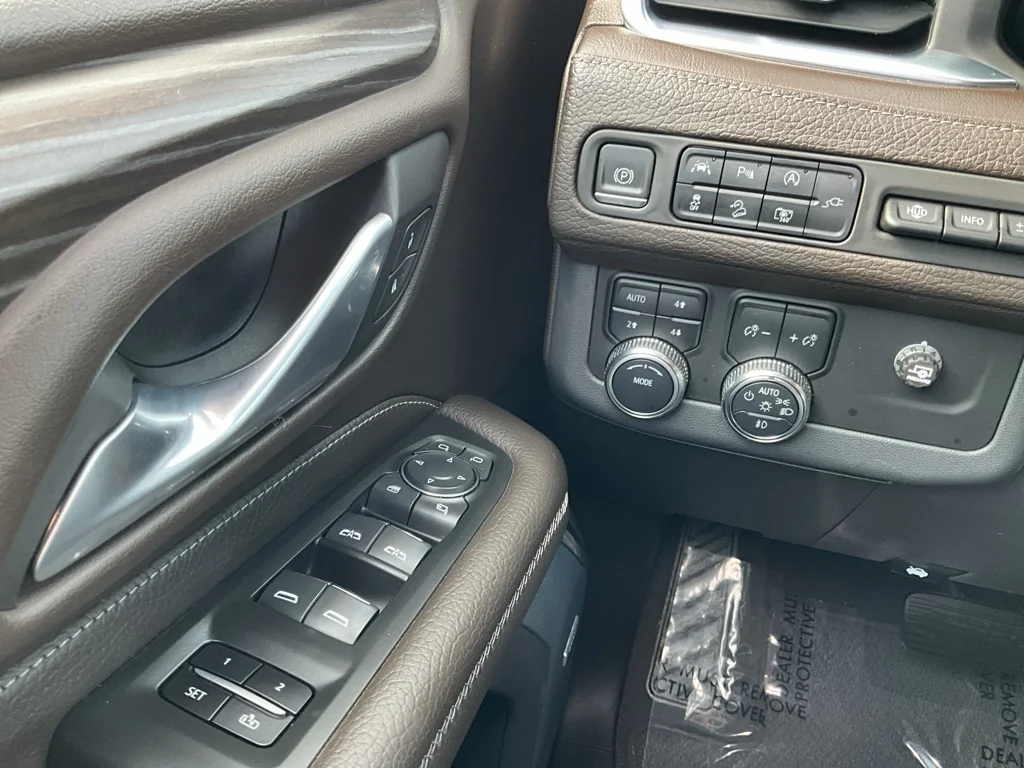 2022 GMC Yukon Denali - Photo 23