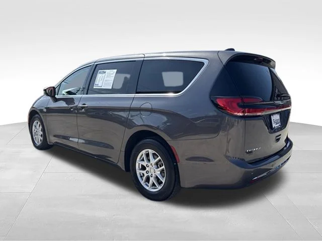Used 2023 Gray Chrysler Touring L image 29