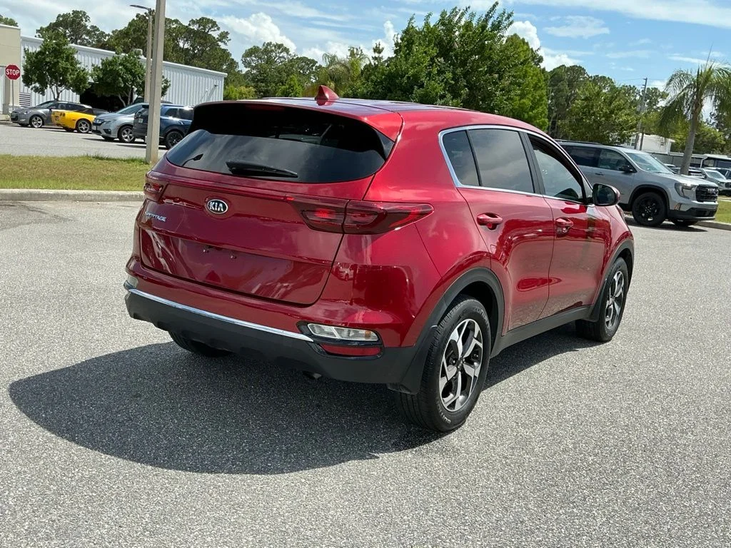 Used 2022 Red Kia LX image 13