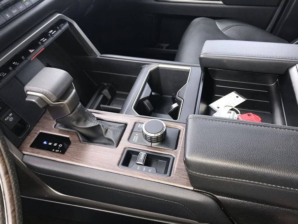 Used 2025  Toyota Limited image 20