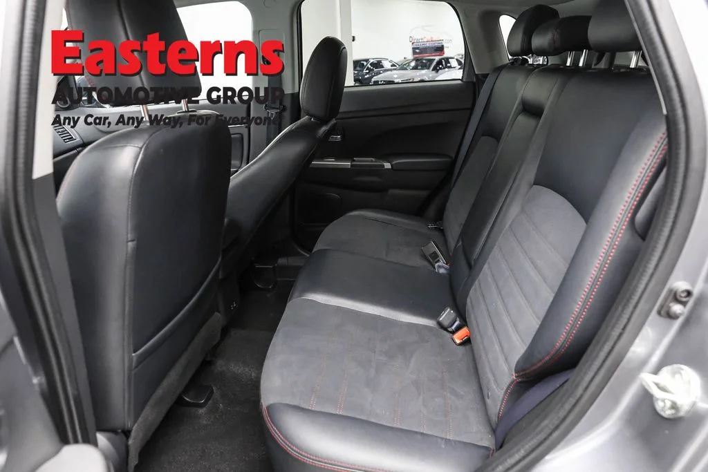 Used 2022 Silver Mitsubishi 2.0 SE image 21