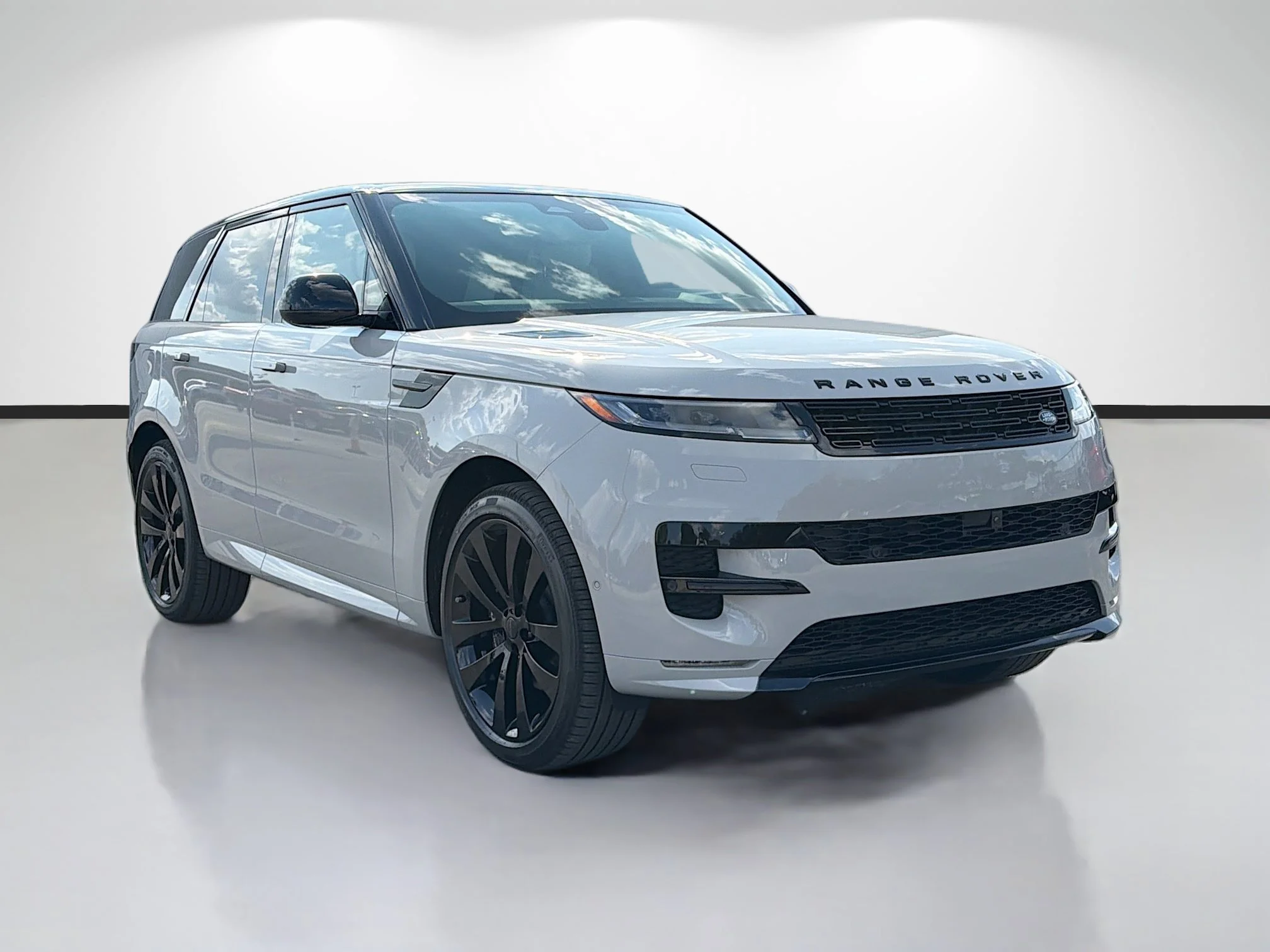 New 2026 Borasco Grey Metallic Land Rover Dynamic SE image 7