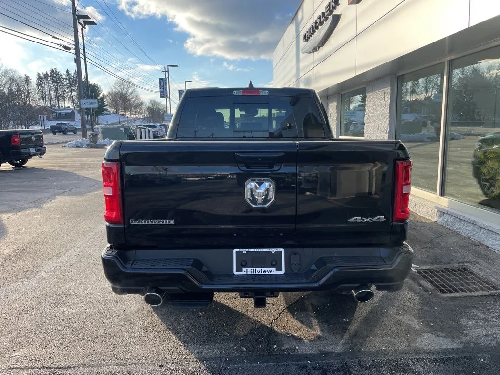 New 2026 Diamond Black Crystal Pearl-Coat Exterior Paint RAM Laramie image 4