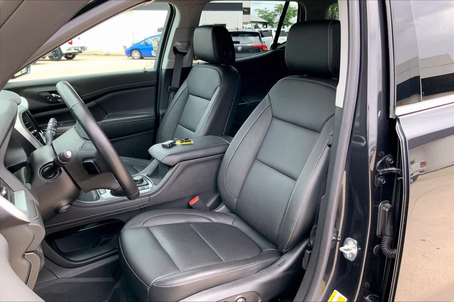 Used 2020 Carbon Black Metallic GMC SLT image 8