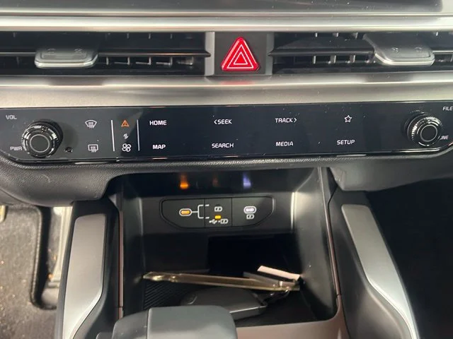 2026 Kia Sorento LX - Photo 23