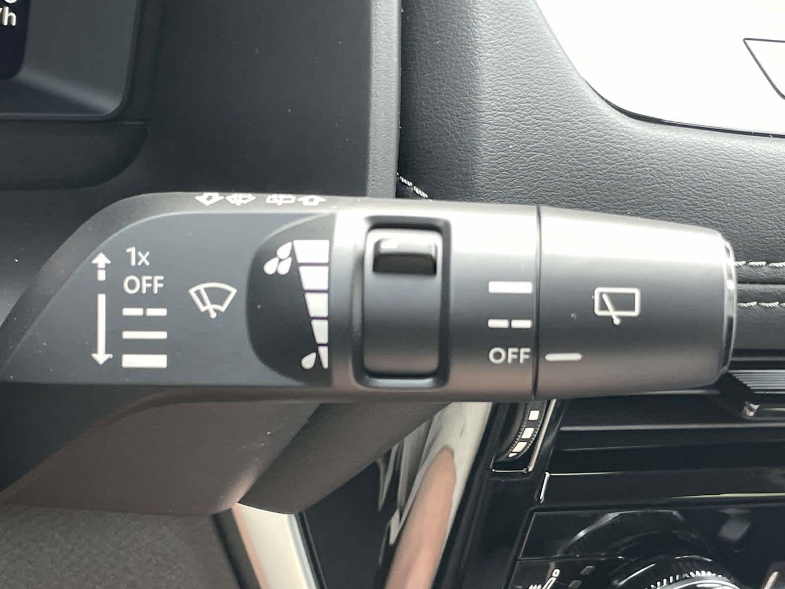 New 2026 Everest White Pearl/Super Black Nissan Platinum image 35
