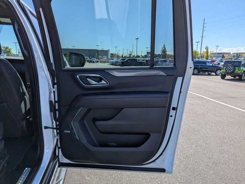 2023 Chevrolet Suburban RST - Photo 41