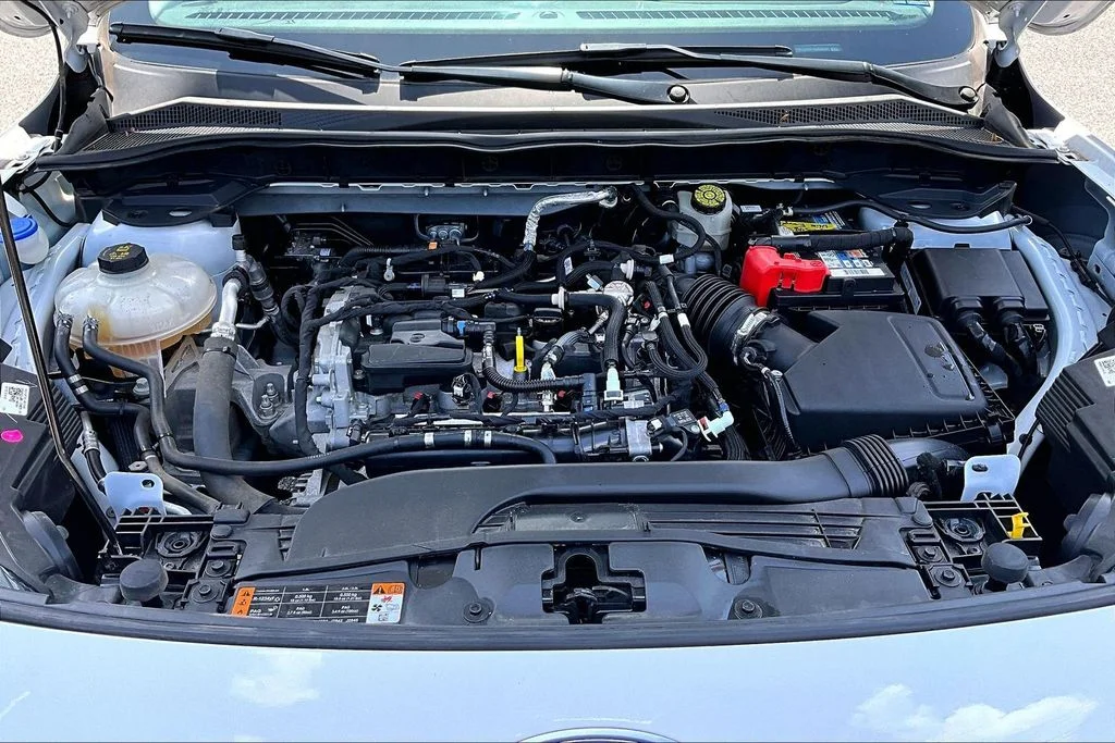 Certified Used 2022 White Ford SE image 30