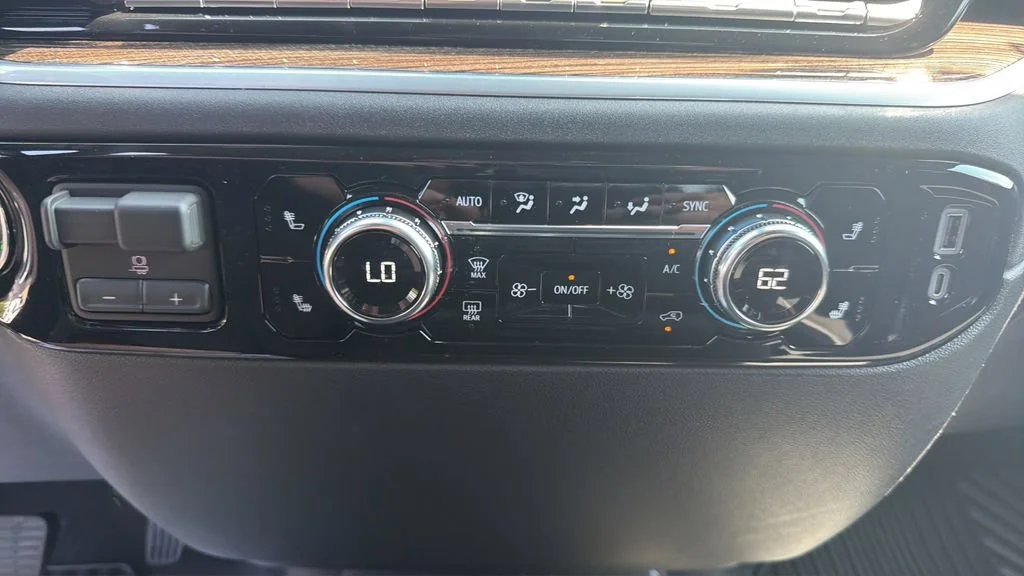 New 2026 Sterling Metallic GMC Elevation image 17