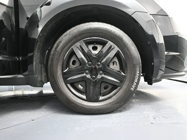Used 2019 Black Dodge SE image 14