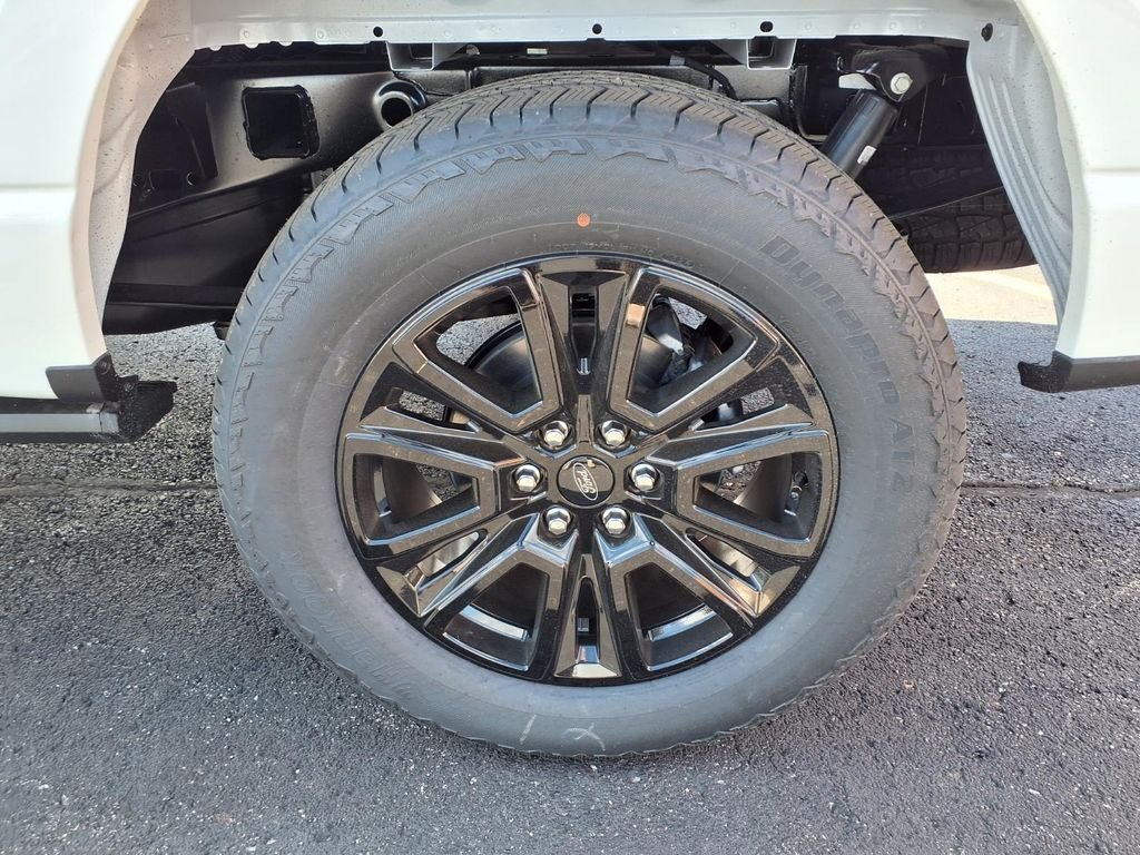New 2026 Star White Metallic Tri-Coat Ford Platinum® image 8