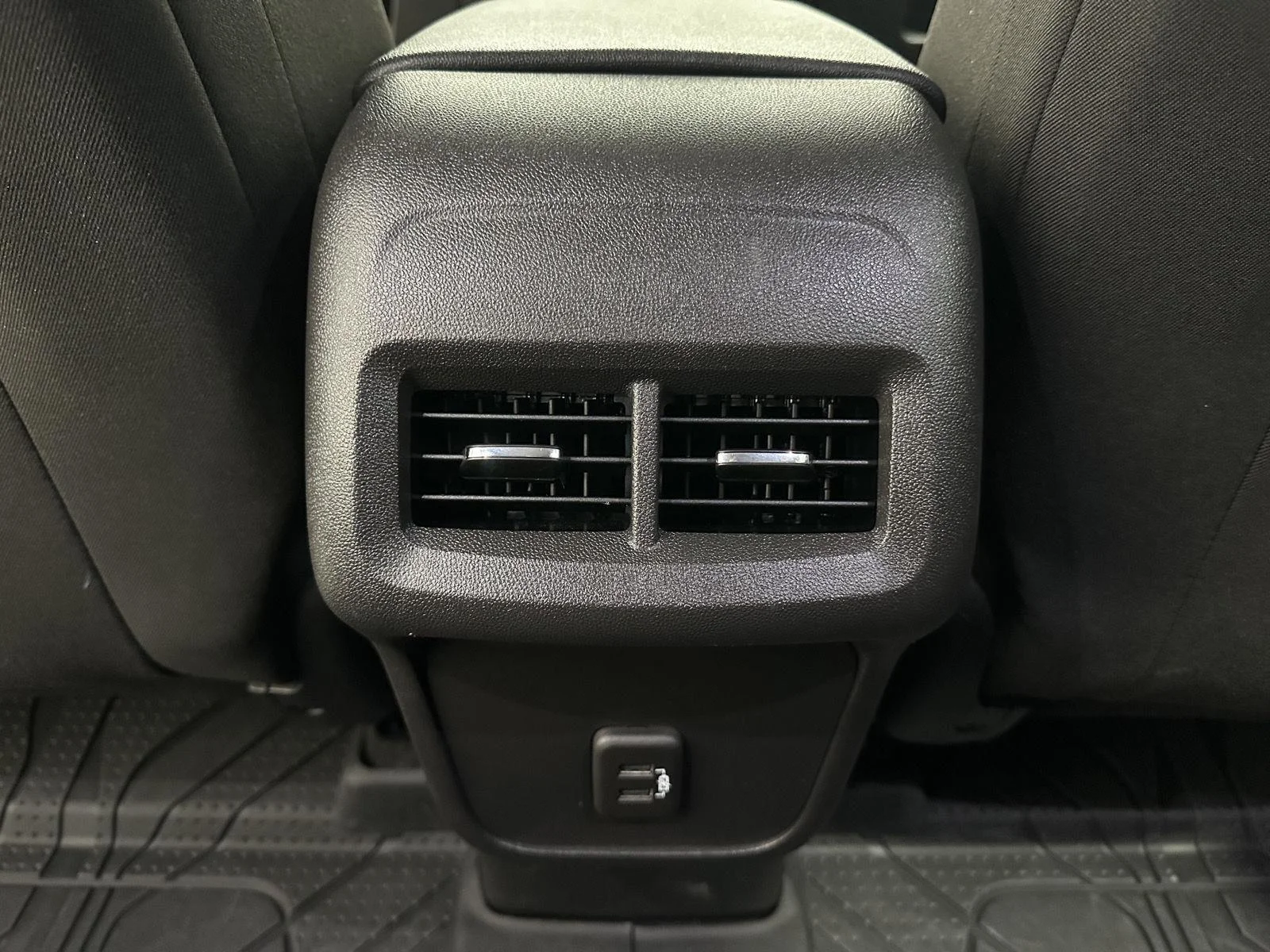 Used 2024 Summit White Chevrolet LT image 19