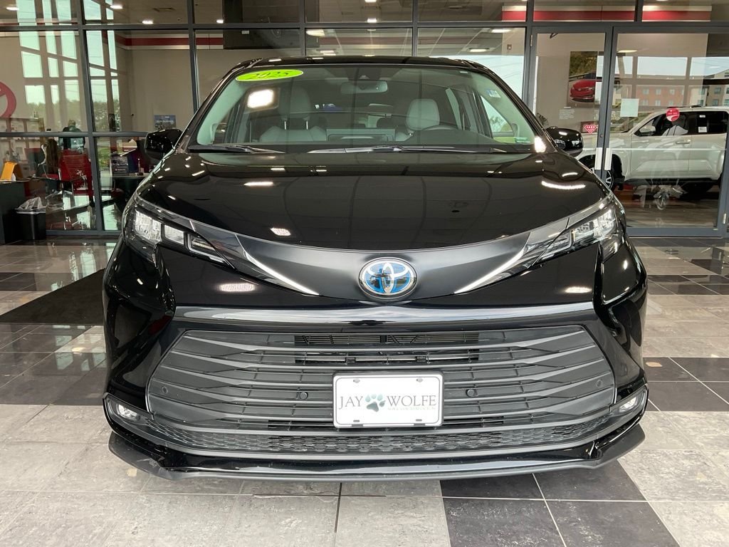 Certified 2025 Toyota Sienna XLE with VIN 5TDJSKFC6SS226152 for sale in Kansas City