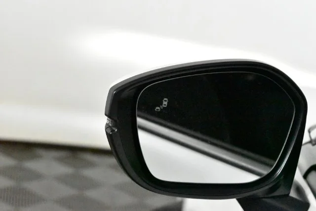 Used 2023  Honda Touring image 44