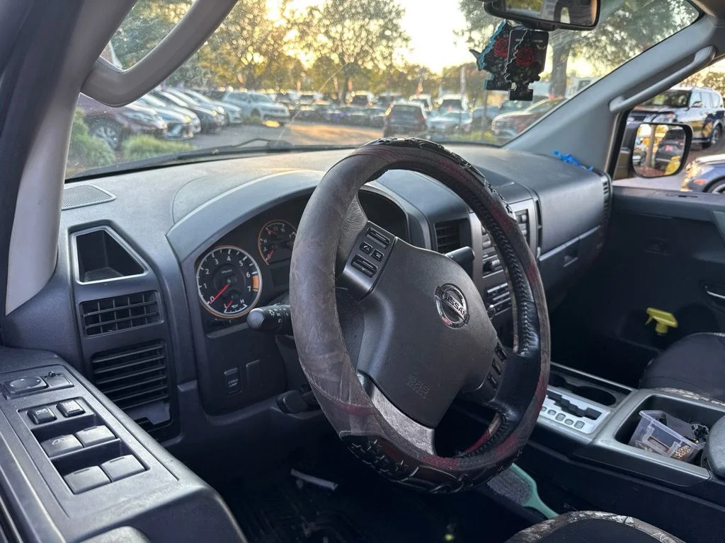 Used 2010 Black Nissan SE image 6