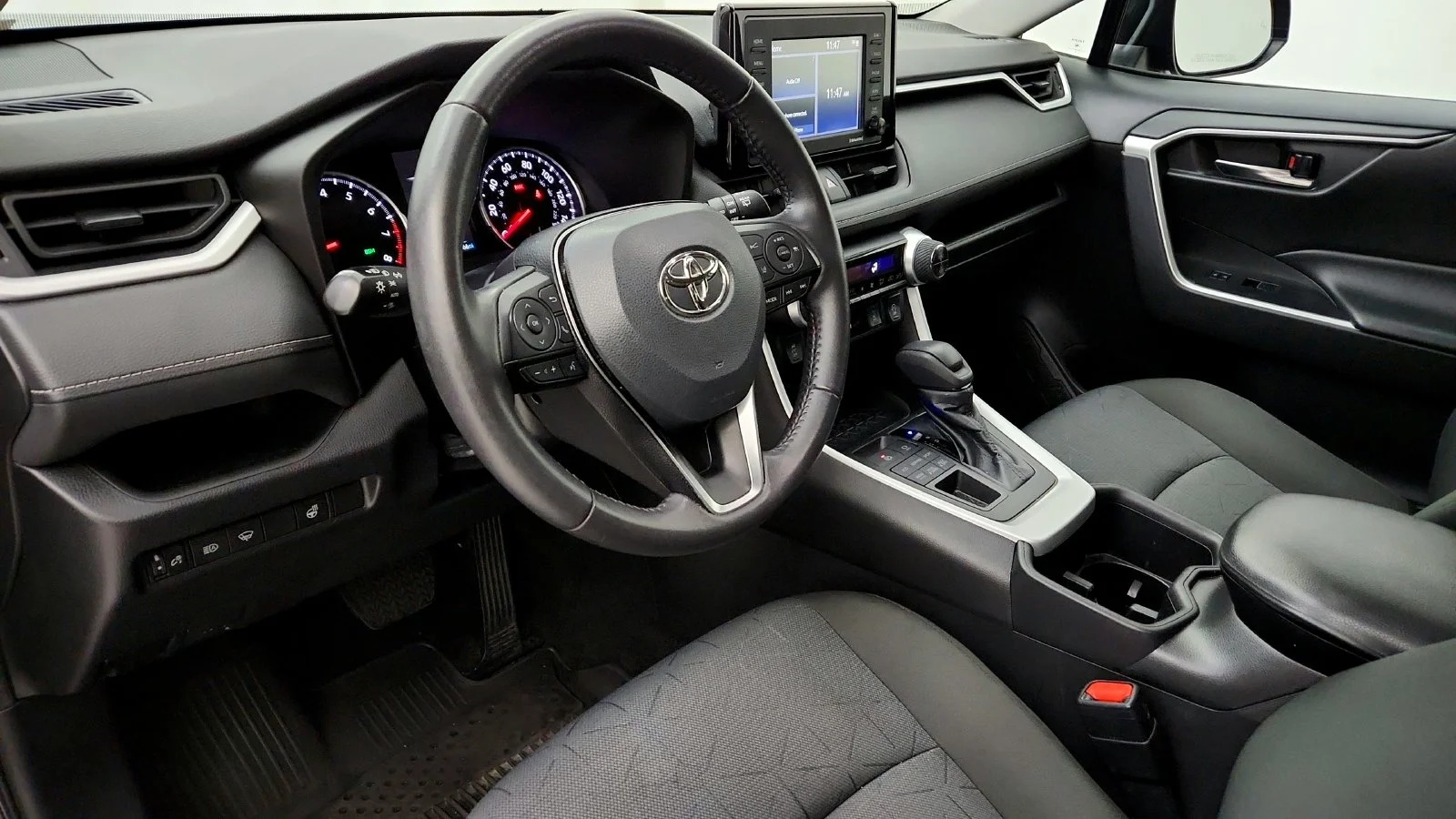 Used 2022  Toyota XLE image 25