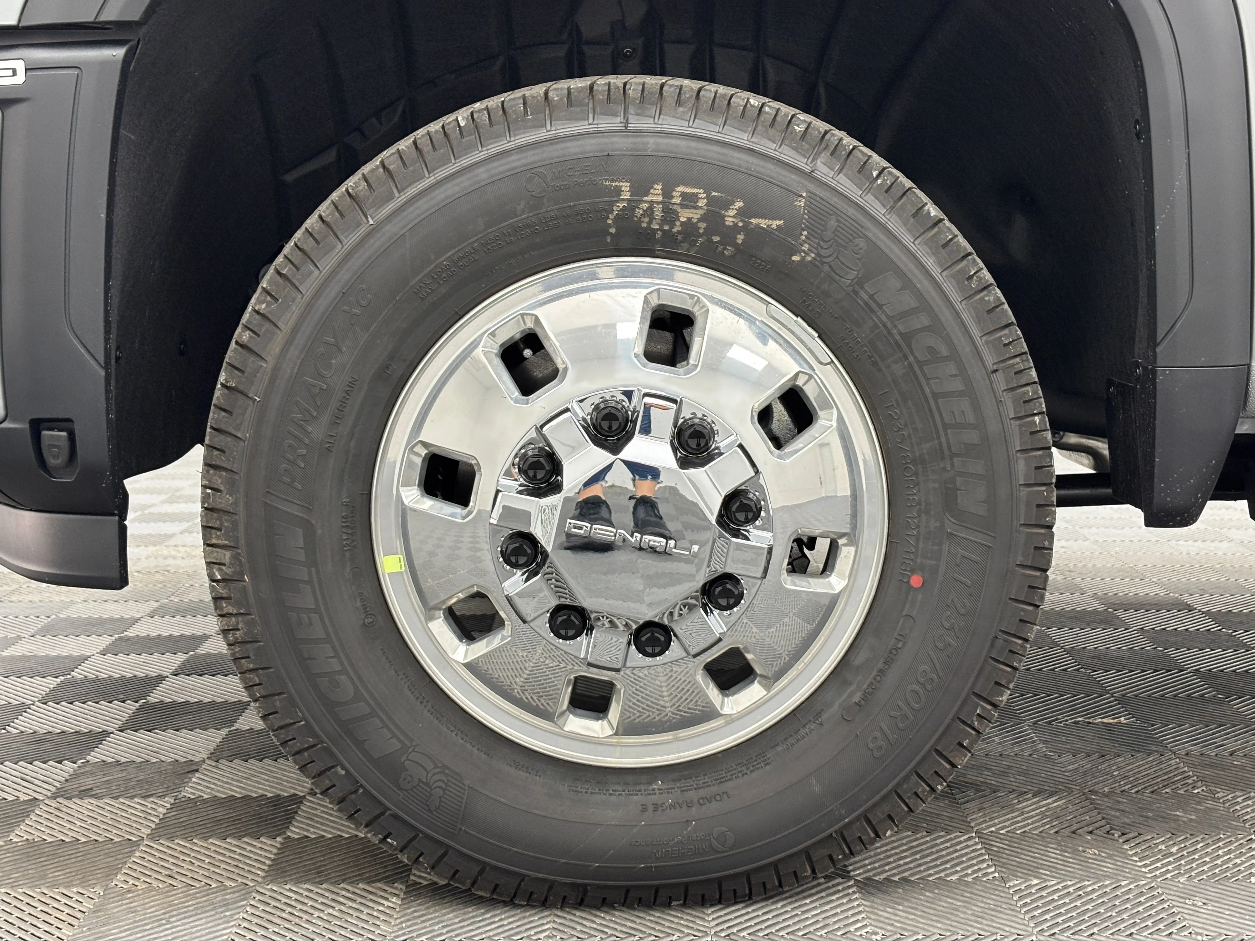 2026 GMC Sierra 3500HD Denali - Photo 17