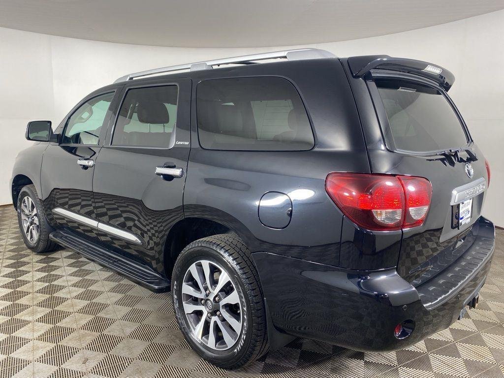 Used 2018 Midnight Black Metallic Toyota Limited image 5