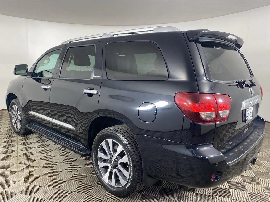 Used 2018 Midnight Black Metallic Toyota Limited image 5