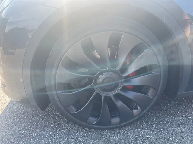 Used 2025  Tesla Performance image 2