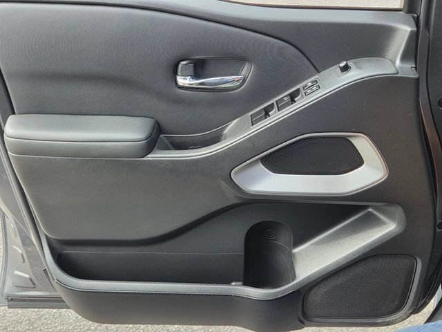Used 2022 Gun Metallic Nissan SV image 28
