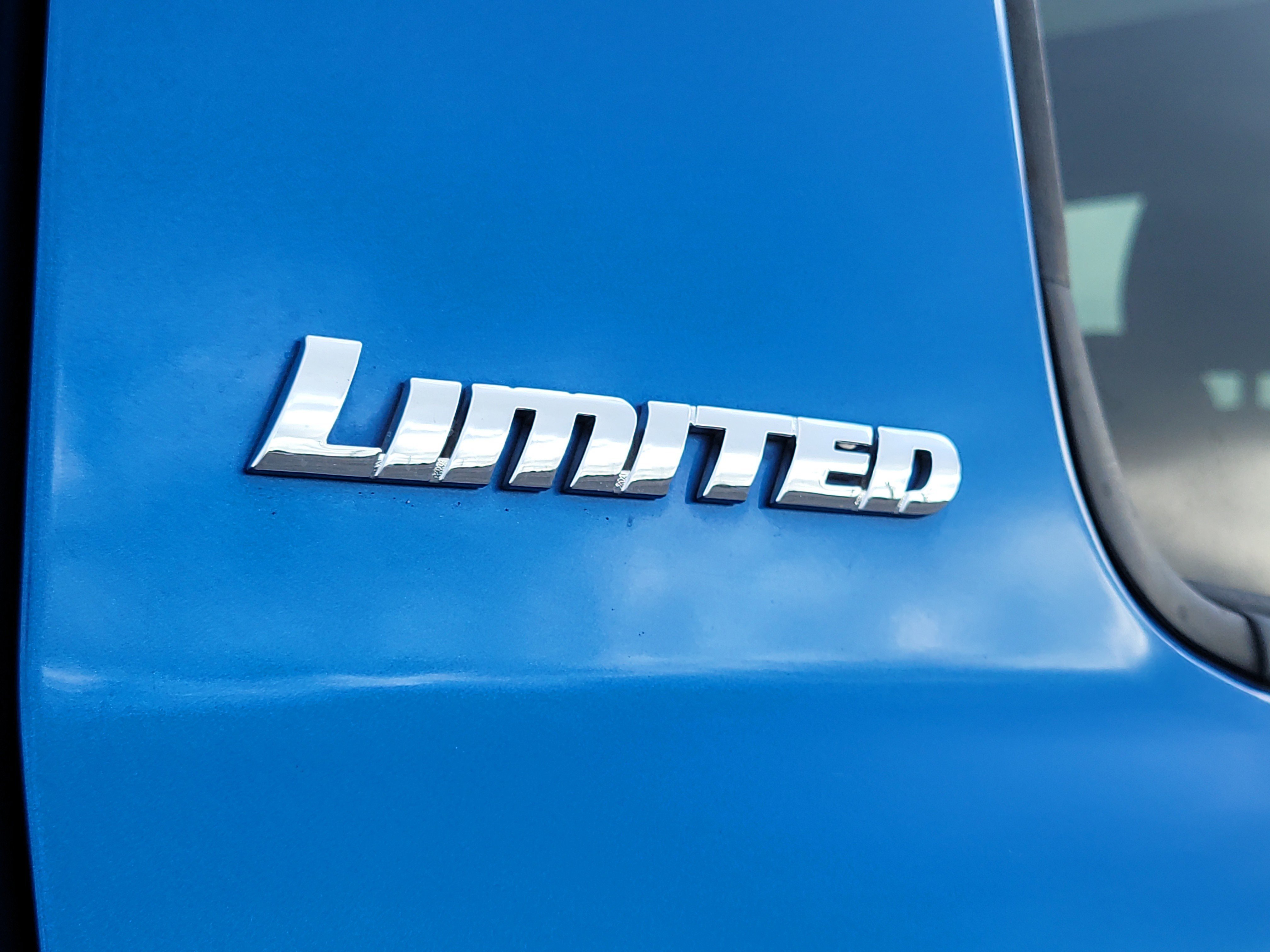 Used 2016 Blazing Blue Toyota LTD image 10