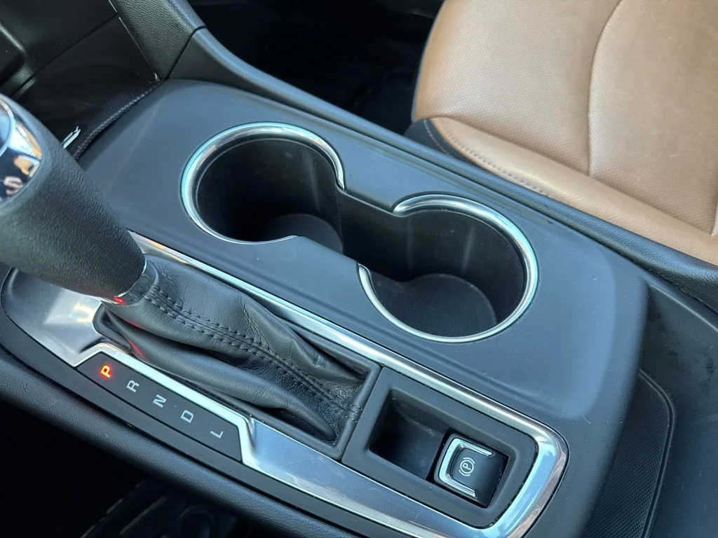 Used 2020 White Chevrolet Premier image 23