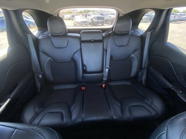 Used 2021 Silver Jeep Altitude 4x4 image 21