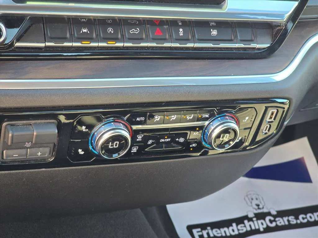 Used 2025 Titanium Rush Metallic GMC SLT image 21