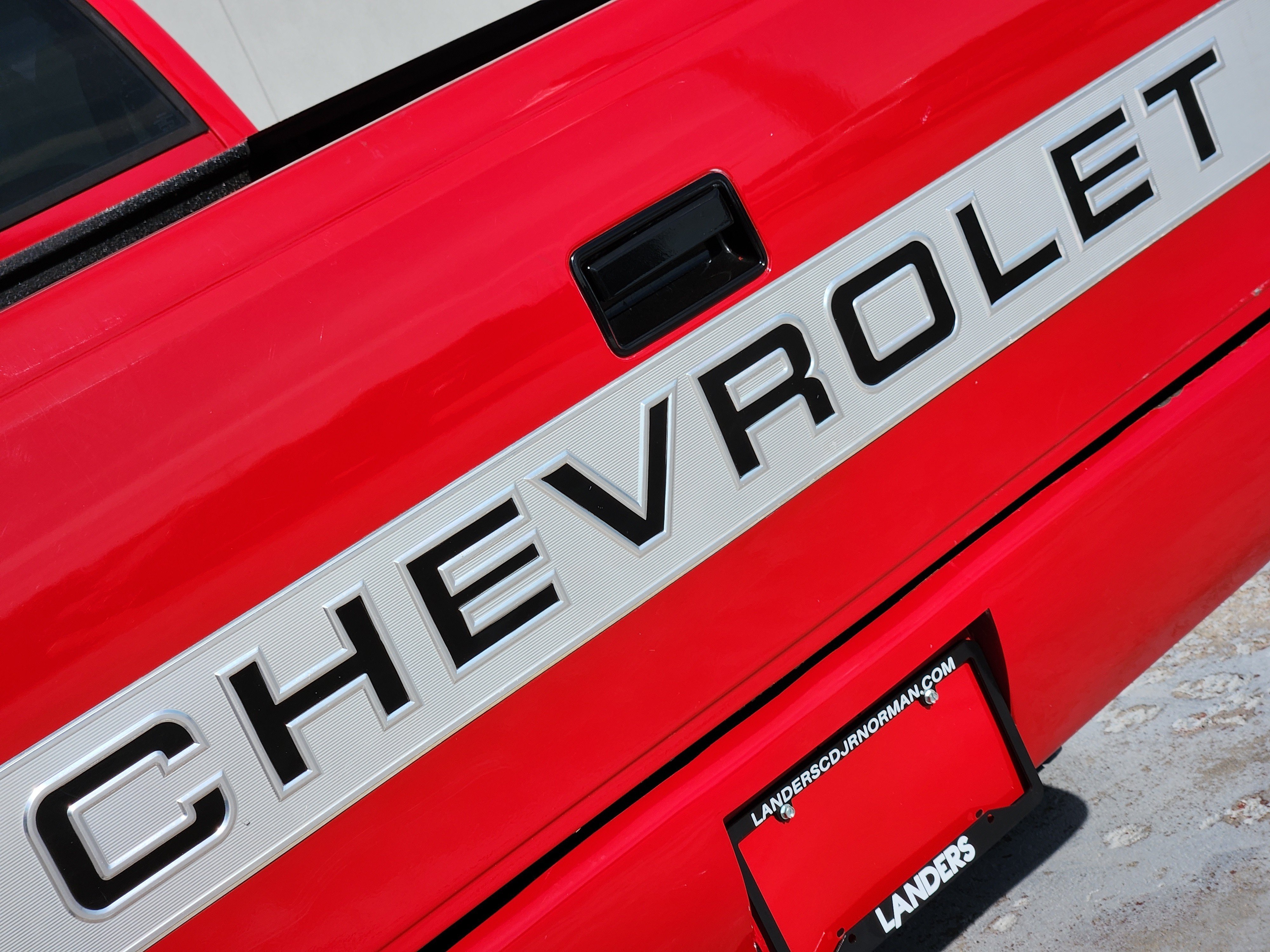 Used 1990 Red Chevrolet REG CAB 2WD 133WB image 11