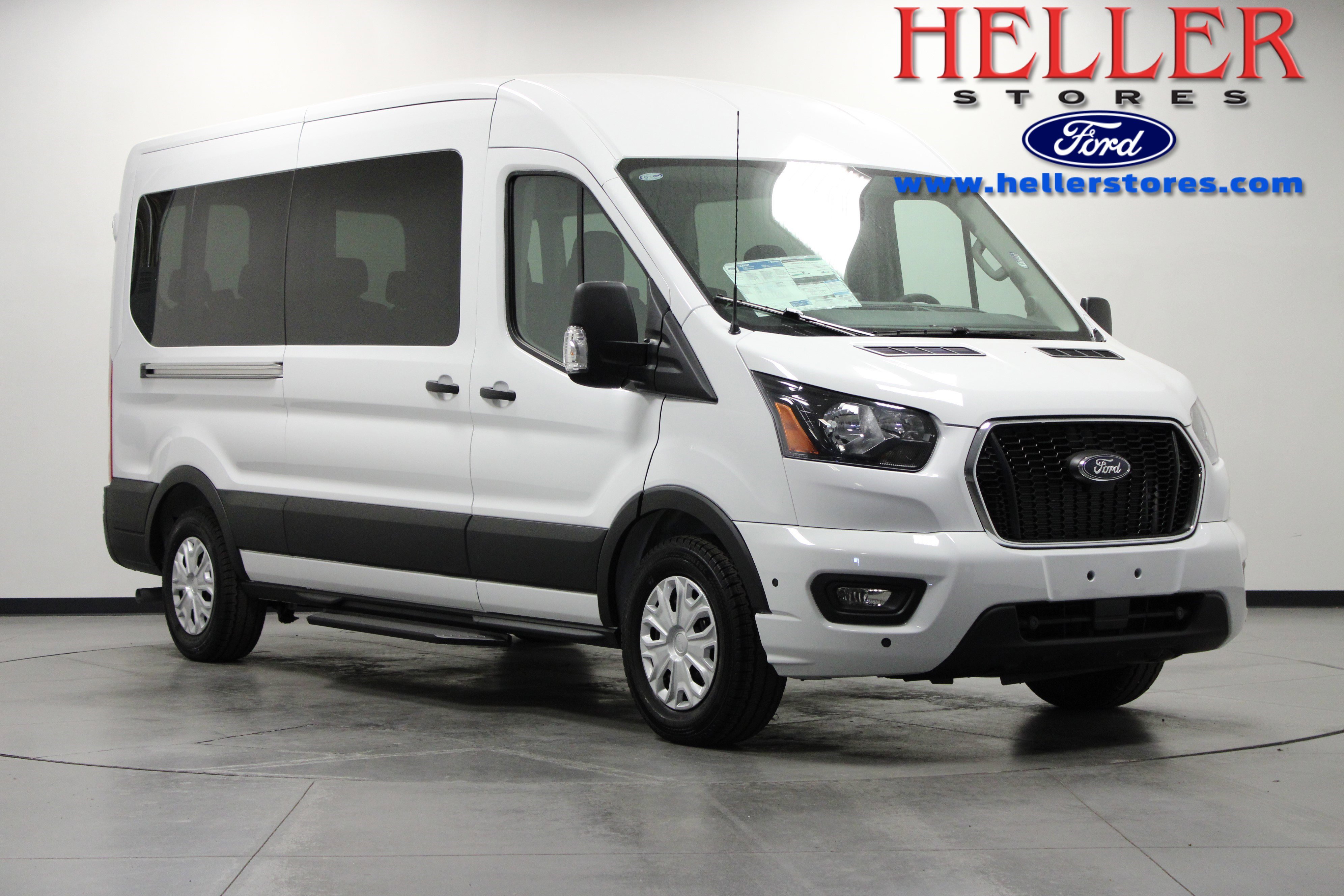 2025 Ford Transit 350 XLT Med Roof Sliding Pass. 148's photo