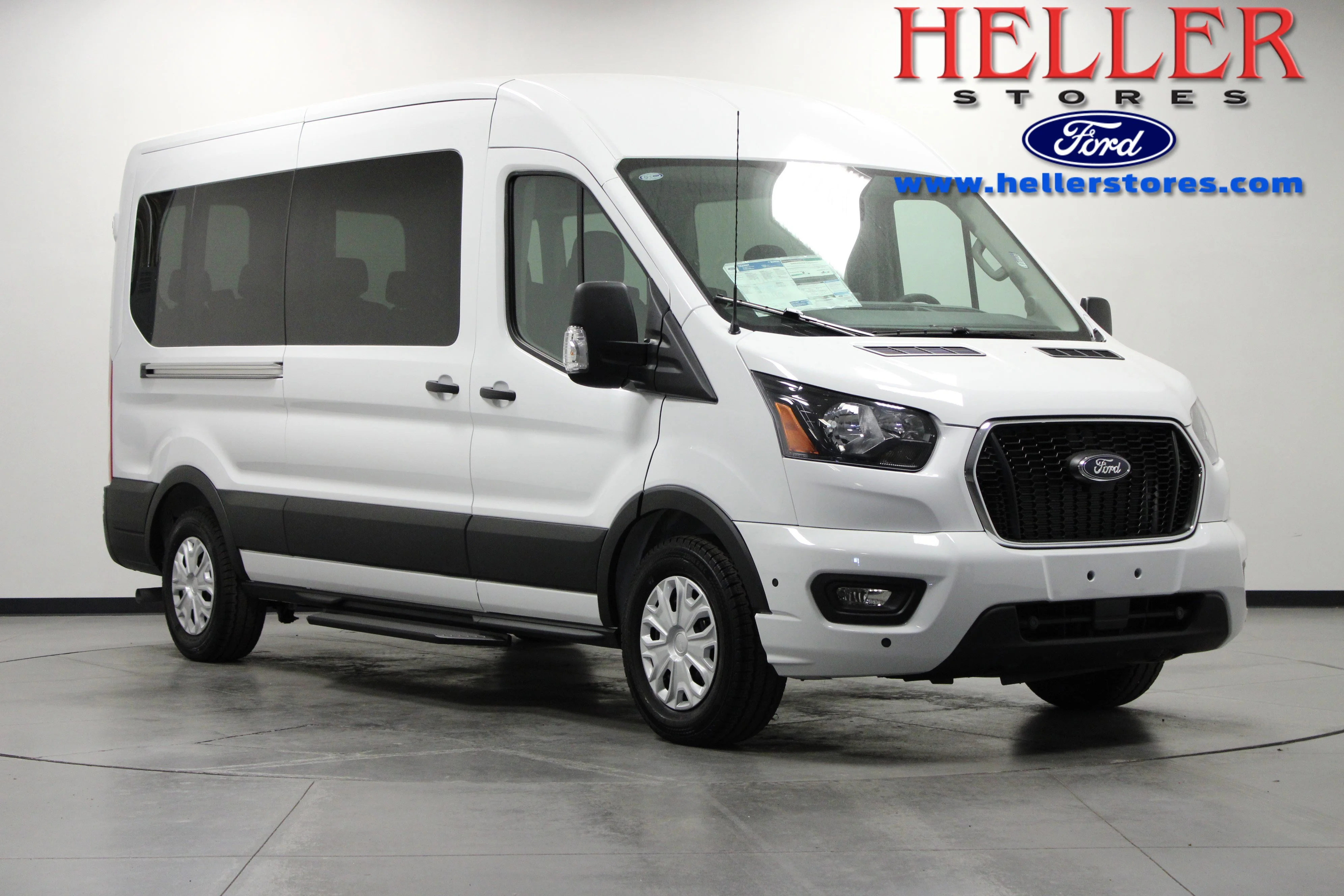 2025 Ford Transit 350 XLT Med Roof Sliding Pass. 148's photo