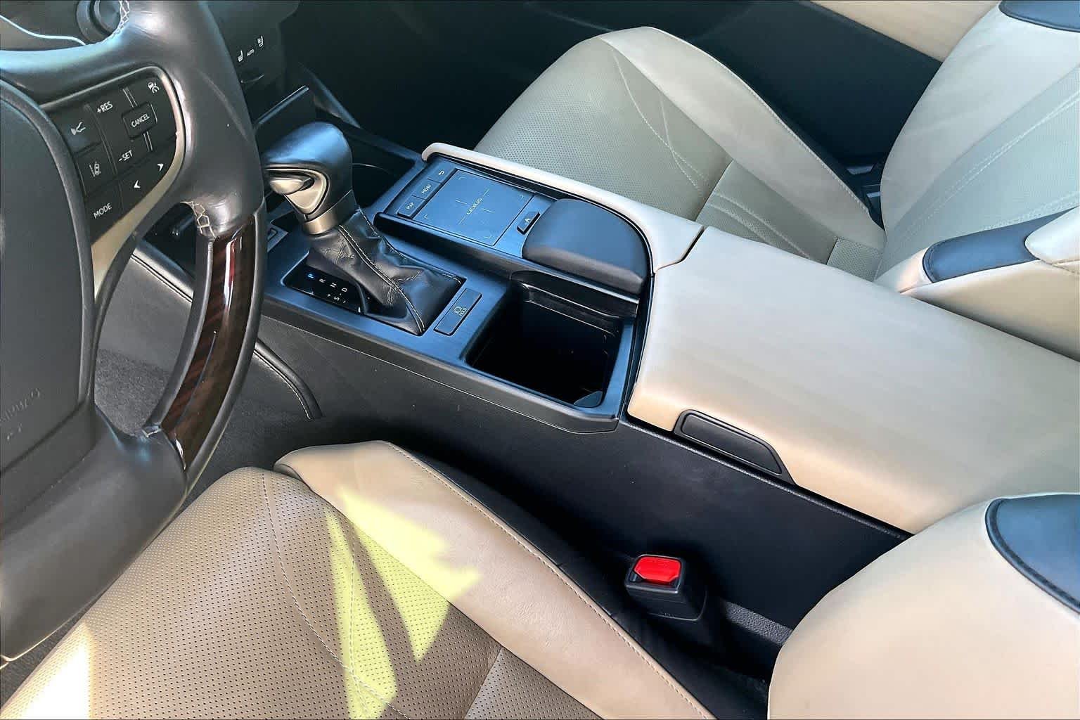 Used 2019 Nebula Gray Pearl Lexus Ultra Luxury image 15