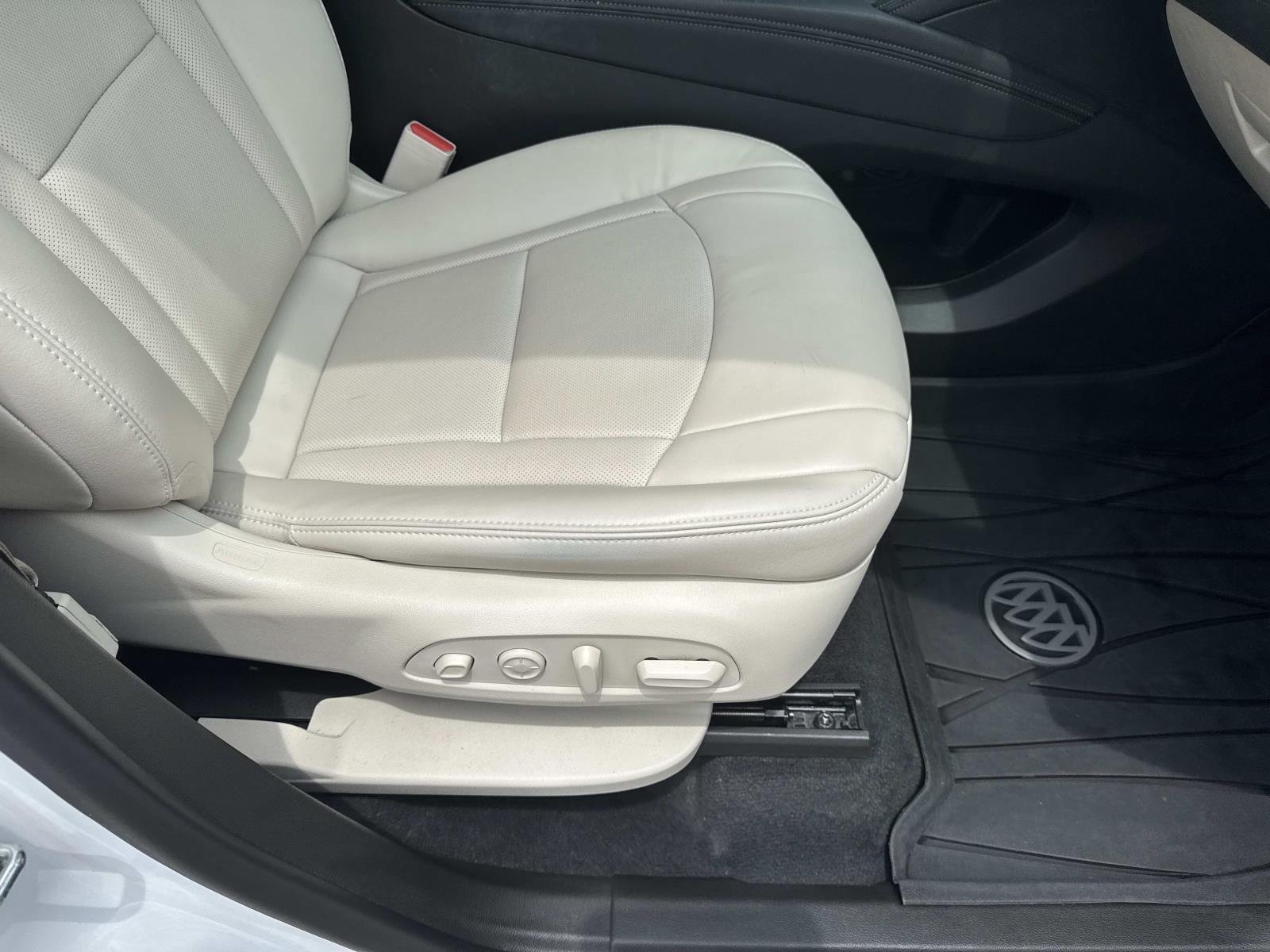 Used 2022 White Frost Tricoat Buick Premium image 11