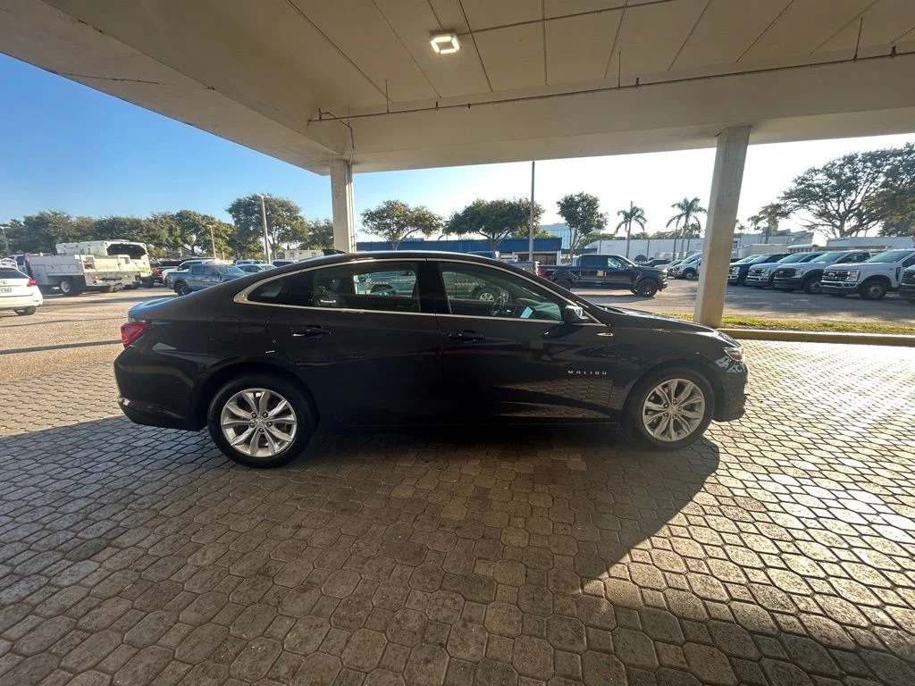 Used 2025 Black Chevrolet LT image 3