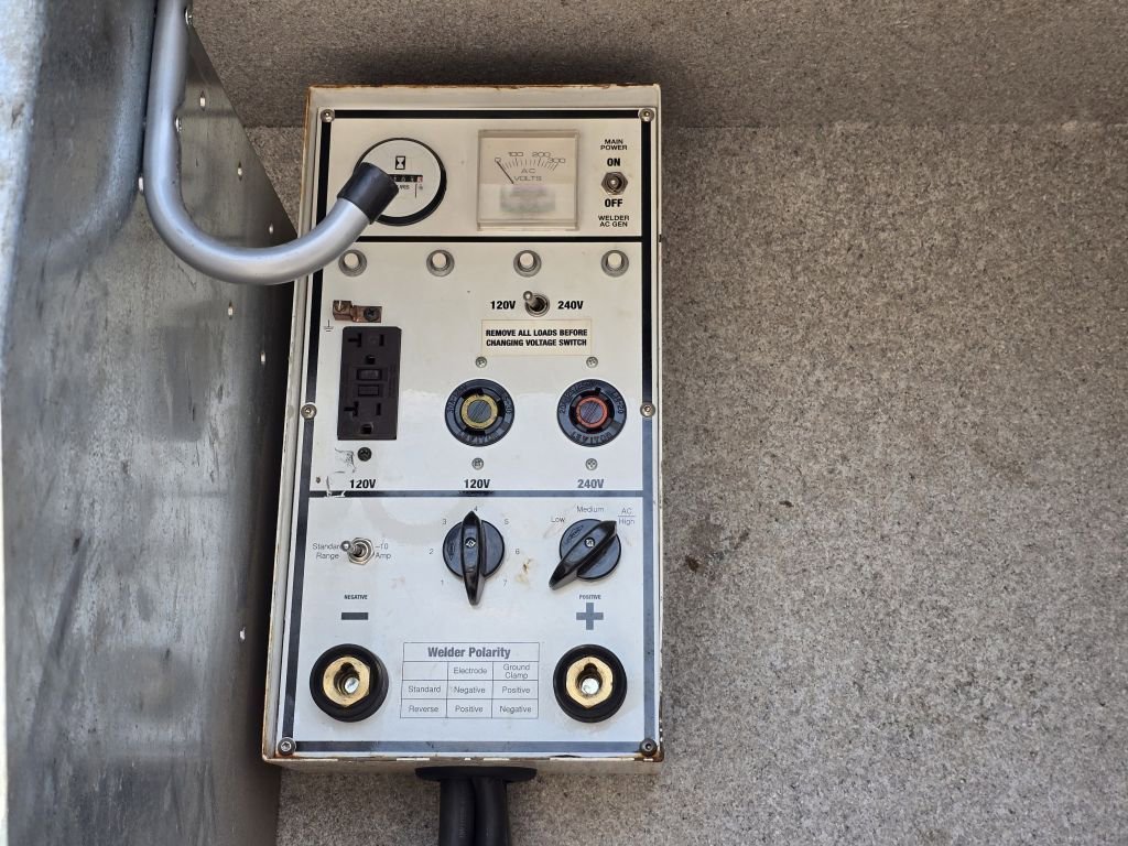 Used 2008 White Sterling Conventional Cab Mechanics Body image 30
