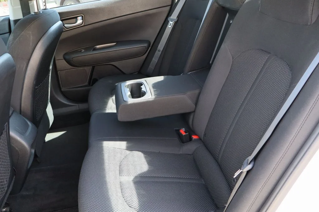 Used 2019 White Kia LX image 23