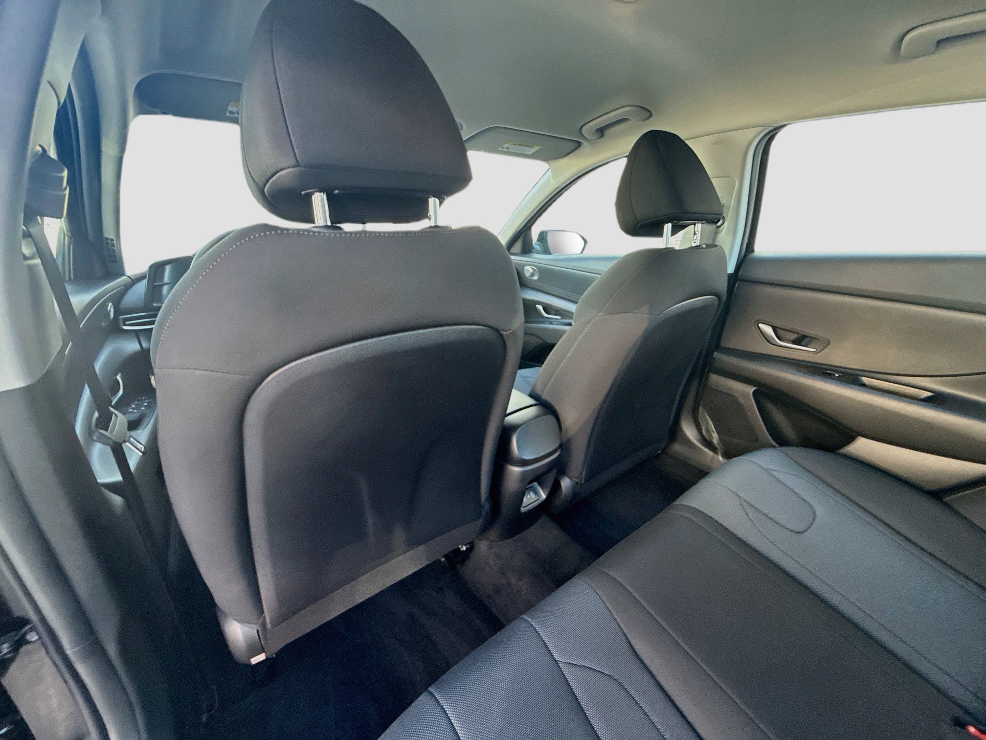 Used 2025 Abyss Black Hyundai SE image 21