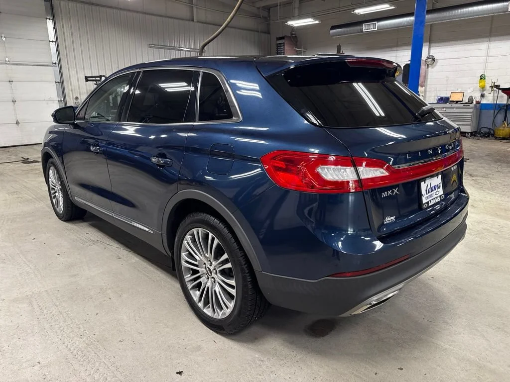 Used 2017 Blue Lincoln Reserve image 4