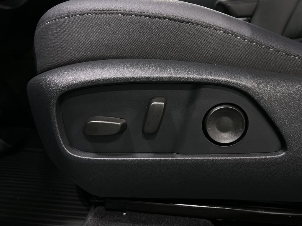 2027 Chevrolet Equinox LT - Photo 14