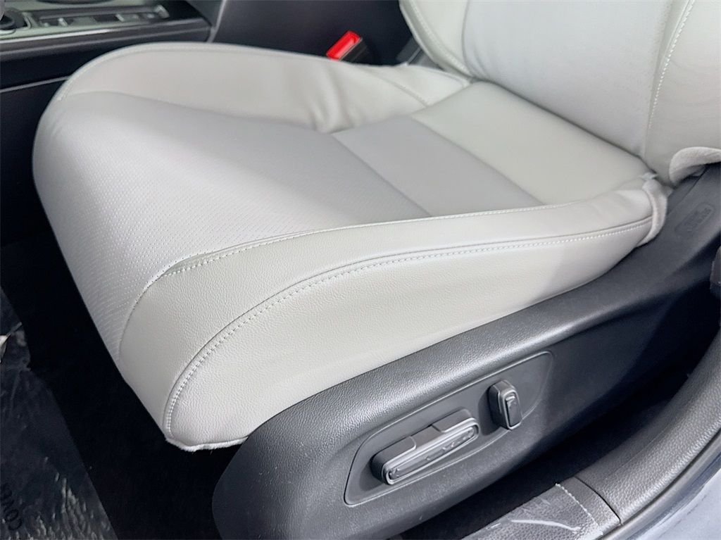 New 2026 Platinum White Pearl Honda Sport Touring image 28