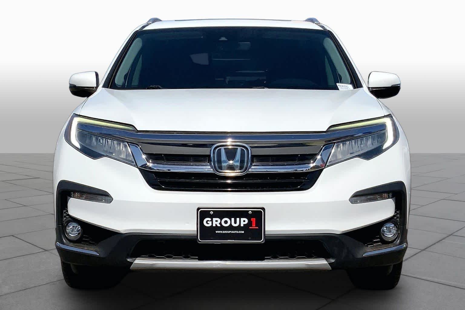 Used 2021 Platinum White Pearl Honda Touring 8-Passenger image 4