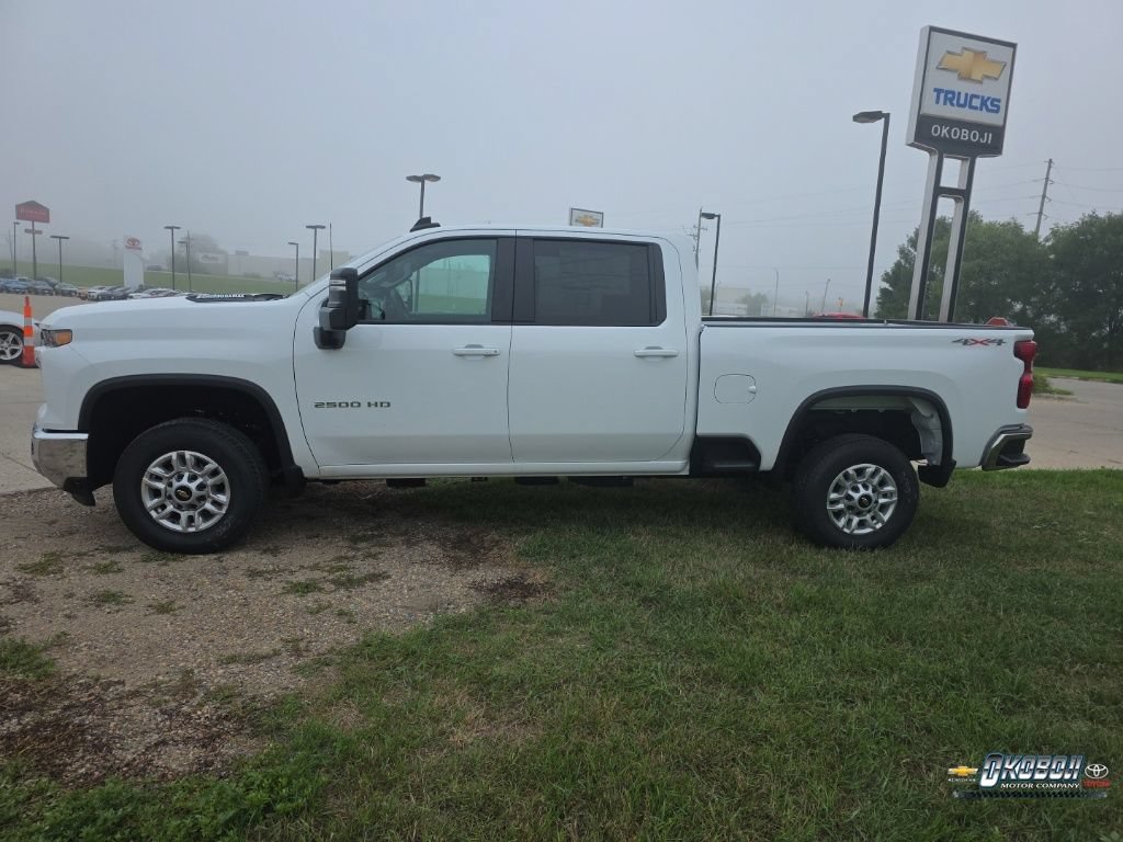 New 2026 Summit White Chevrolet LT image 6