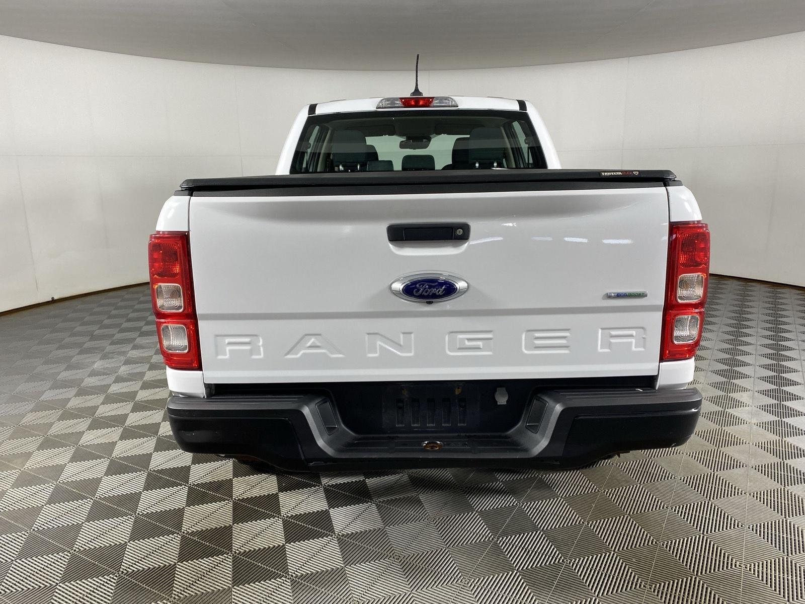 Used 2019 Oxford White Ford XL image 19