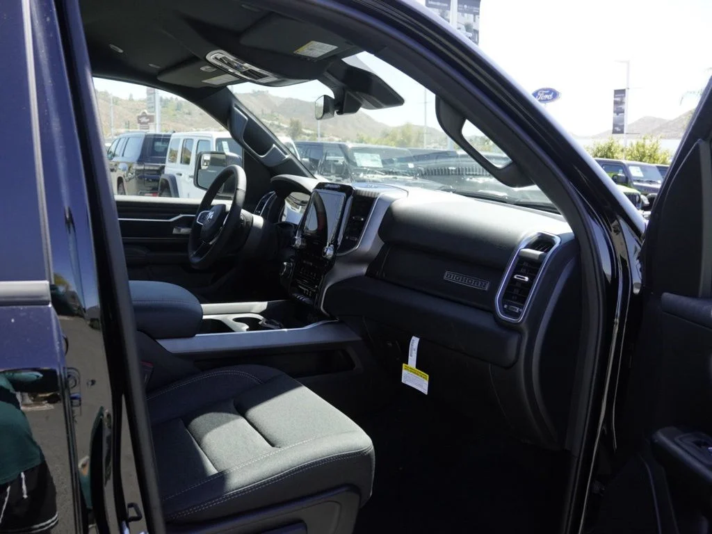 New 2026 Diamond Black Crystal Pearl-Coat Exterior Paint RAM Big Horn/Lone Star image 22
