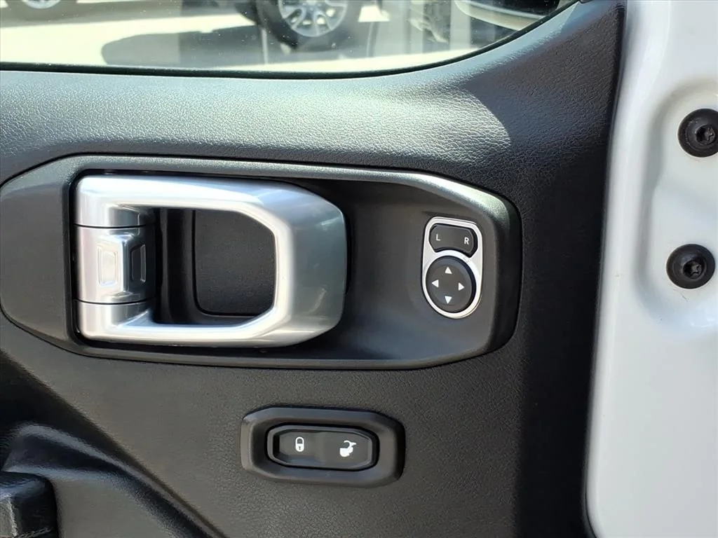 Used 2018 White Jeep Unlimited Sport S image 15