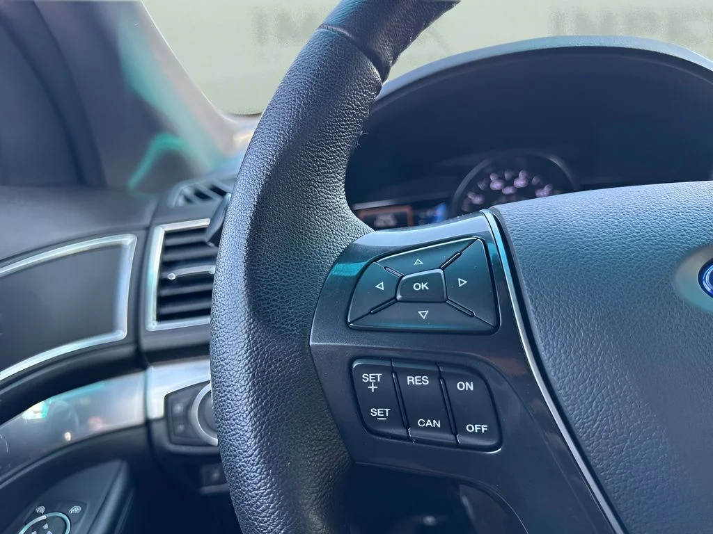 Used 2017 Silver Ford Limited image 17