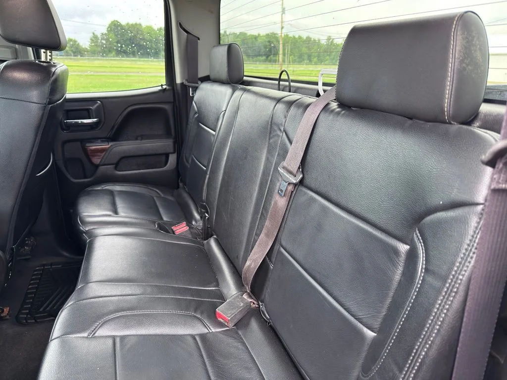 Used 2016 White GMC SLT image 24