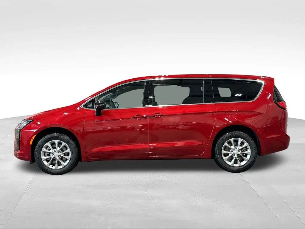 New 2027 Red Hot Pearl-Coat Exterior Paint Chrysler Select image 4